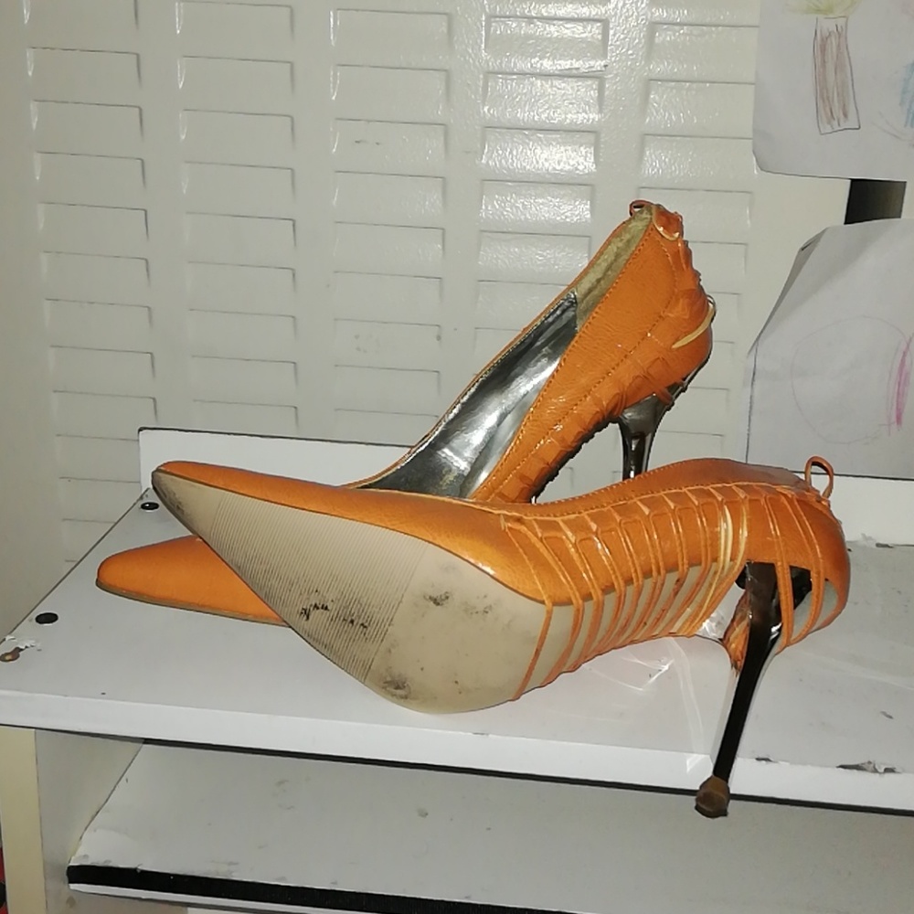 Heels - Picture 3 of 3